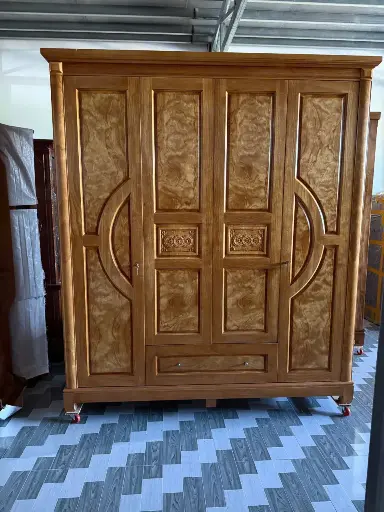 Tủ Áo Bốn Cánh Gõ Đai Cong
